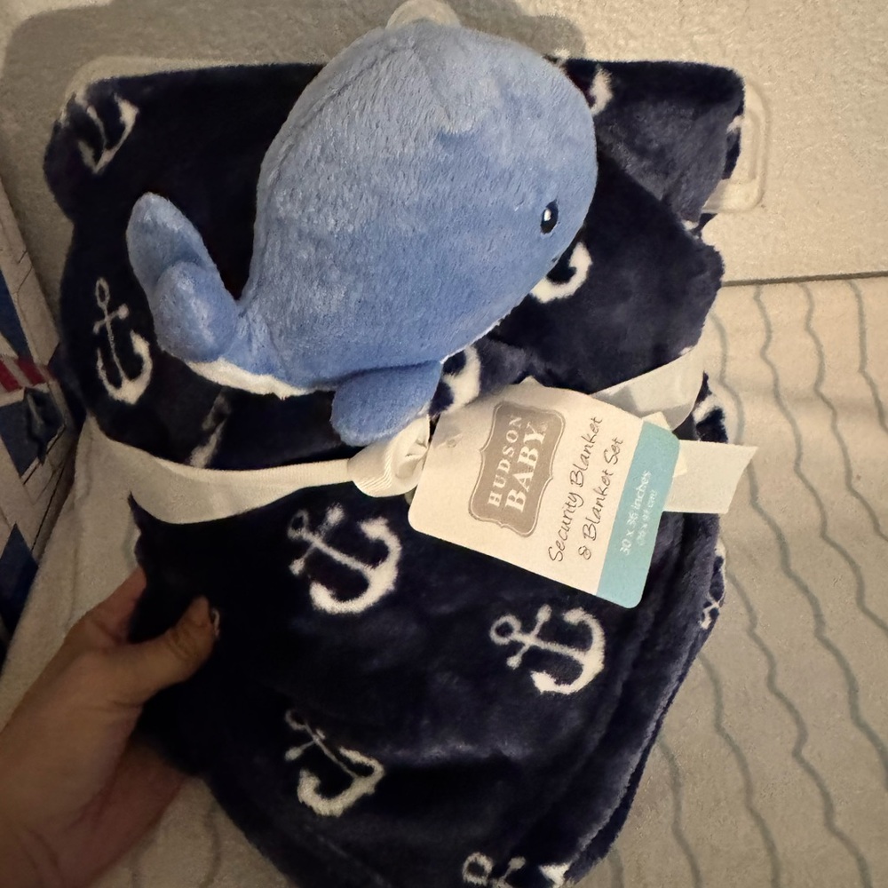 Hudson baby blanket set whale blue